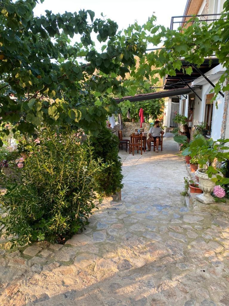 Roleo Guest House Lini Εξωτερικό φωτογραφία