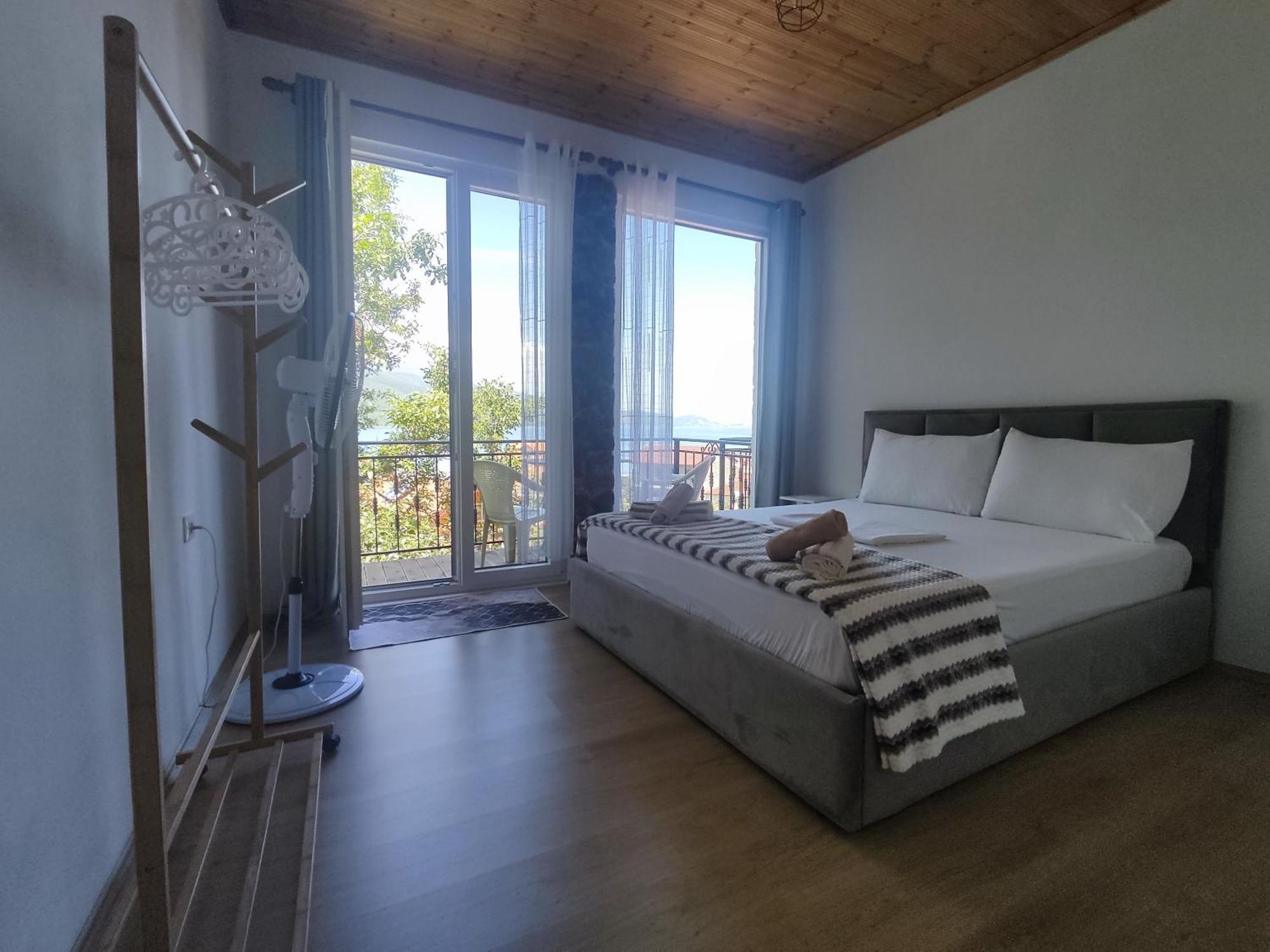 Roleo Guest House Lini Εξωτερικό φωτογραφία