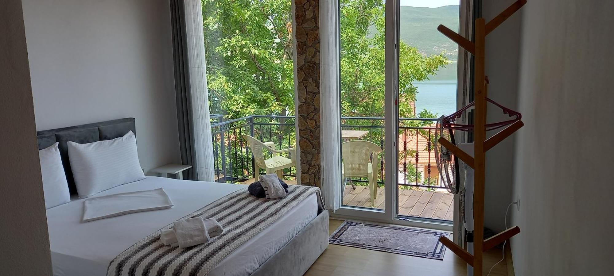 Roleo Guest House Lini Εξωτερικό φωτογραφία